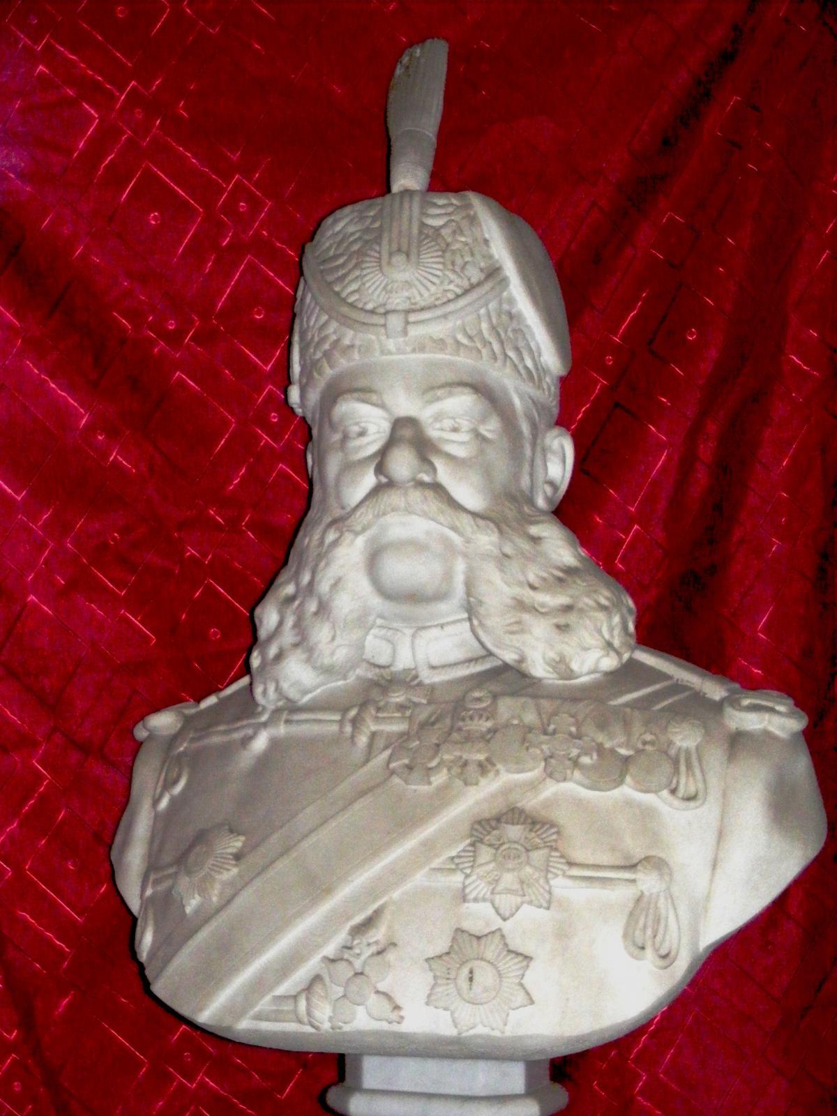Bust Colonelul Ruset Roznovanu